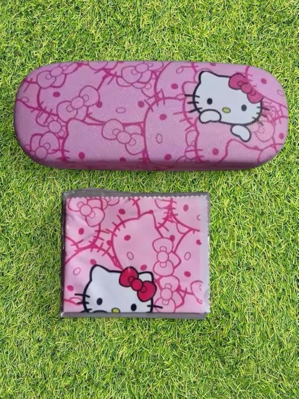 Hello Kitty Pink Printed Glasses Case and Cleaning Cloth Set